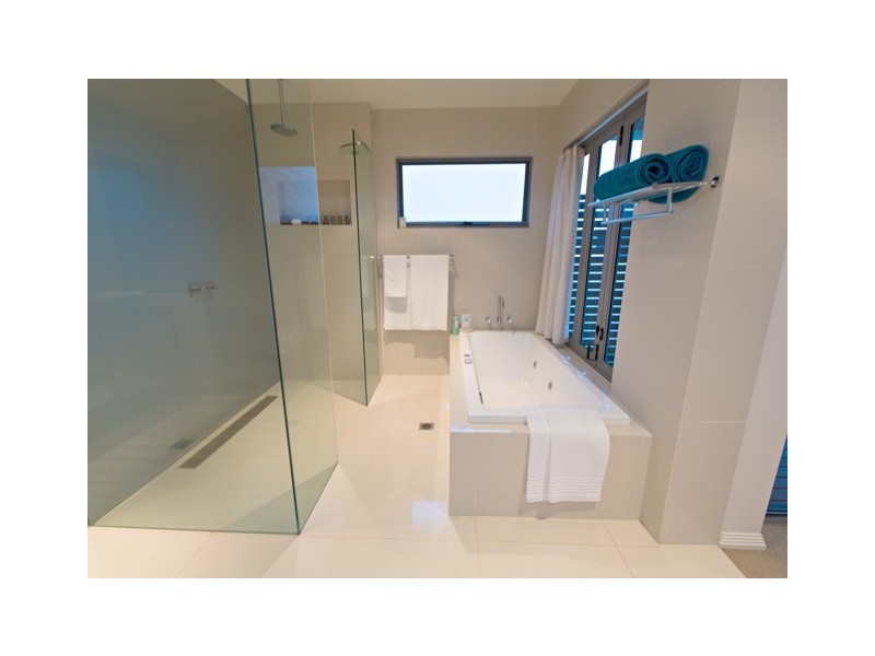 15 Seafarer Court, Blacks Beach QLD 4740