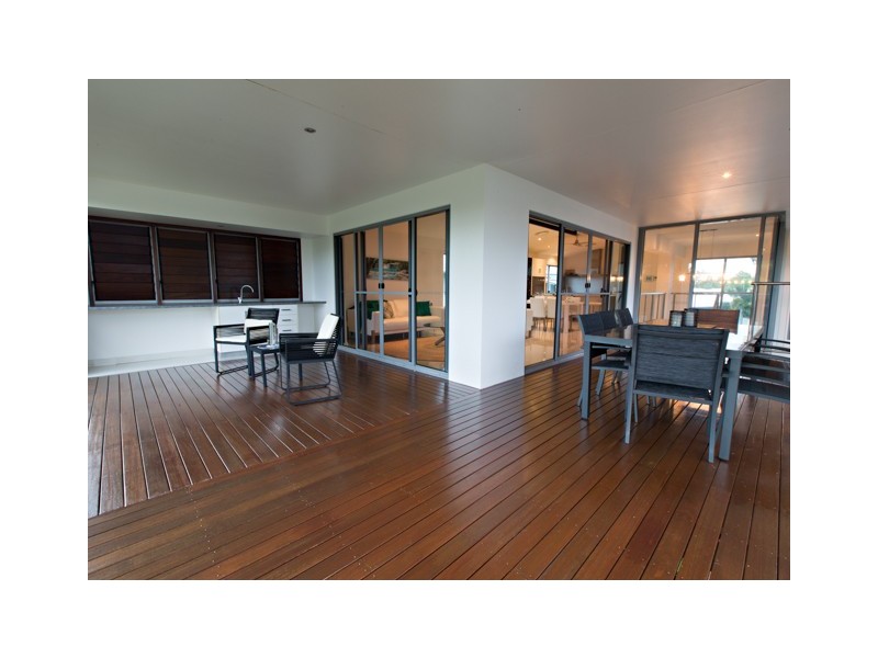 15 Seafarer Court, Blacks Beach QLD 4740