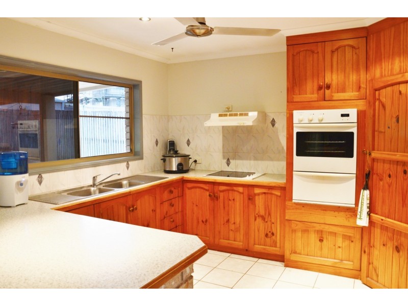 13 Pardoe Street, Bucasia QLD 4750