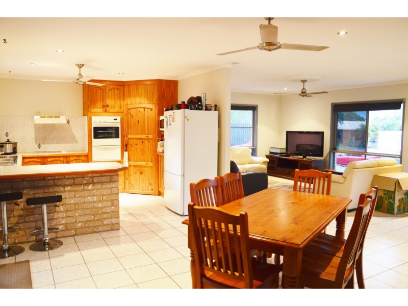 13 Pardoe Street, Bucasia QLD 4750