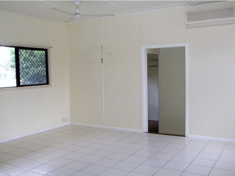 16 Tait Street, West Mackay QLD 4740