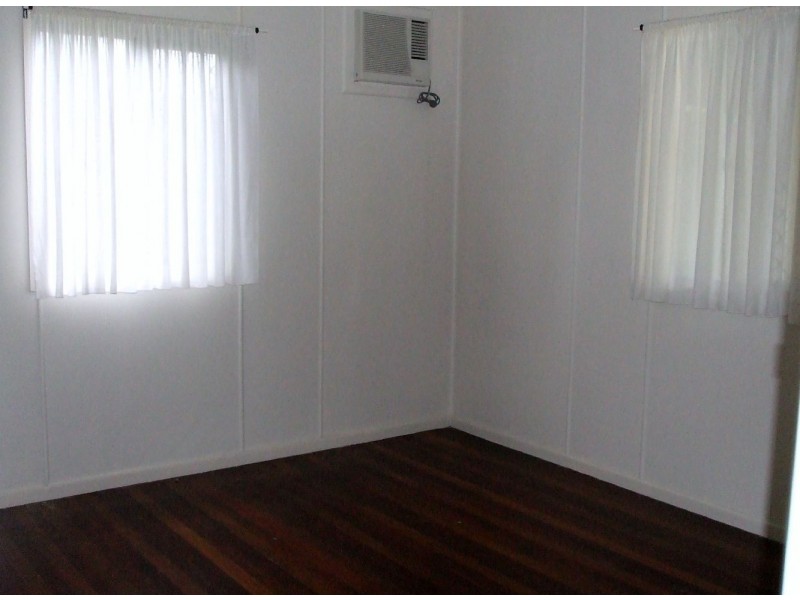 16 Tait Street, West Mackay QLD 4740