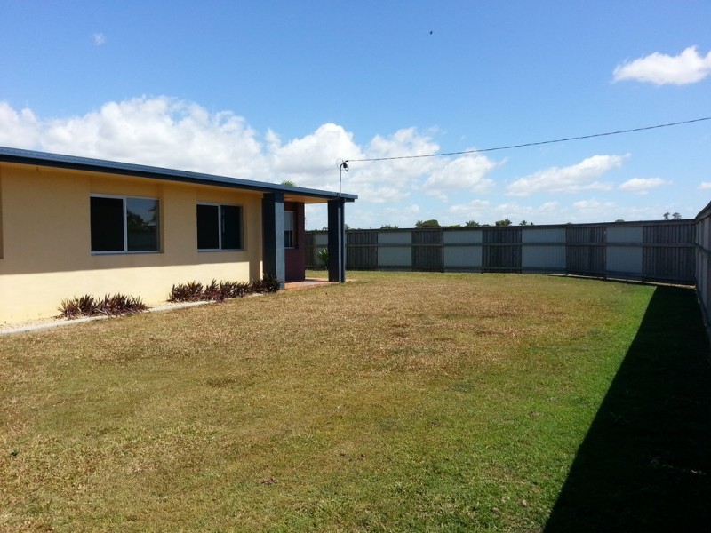 25 Dennis Street, South Mackay QLD 4740