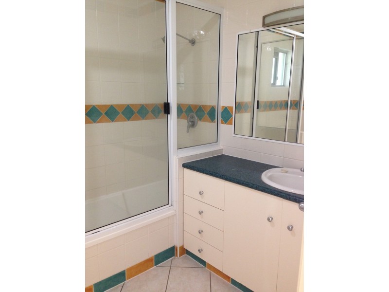 25 Dennis Street, South Mackay QLD 4740
