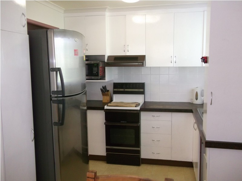 2 Ash Street, Slade Point QLD 4740
