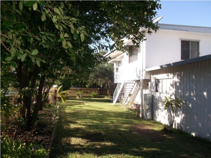 2 Ash Street, Slade Point QLD 4740