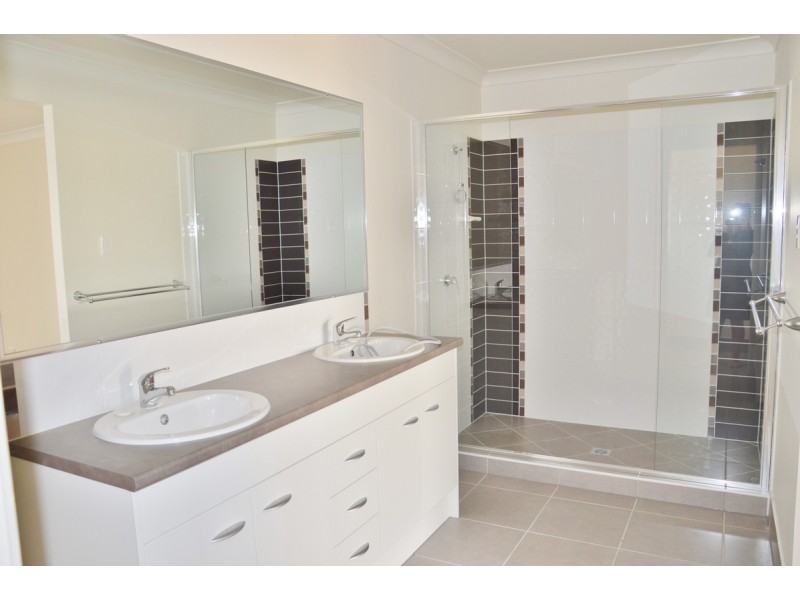 28 Bowden Crescent, Marian QLD 4753