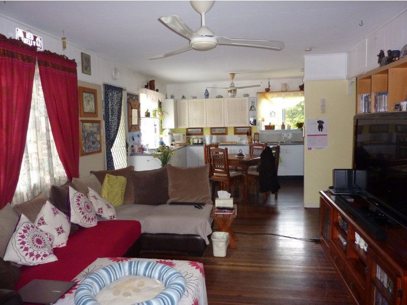 13 Magpie Street, Slade Point QLD 4740