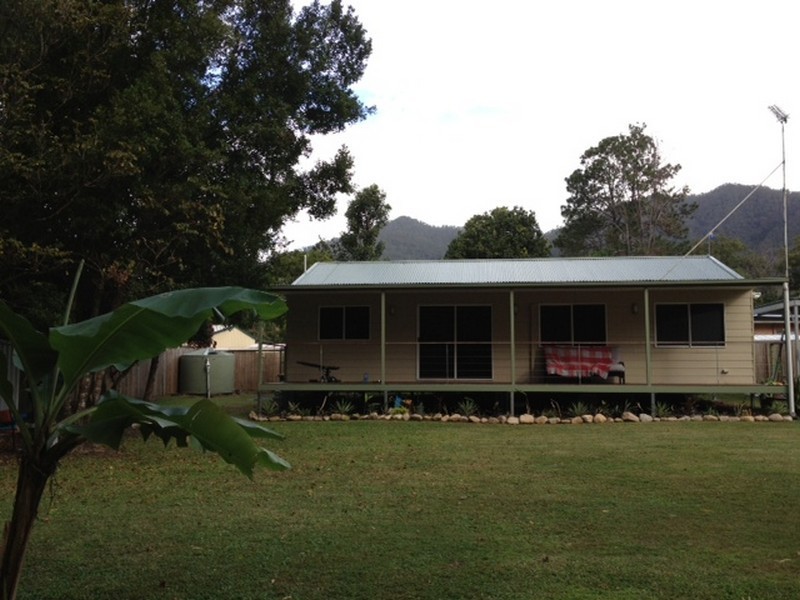 7 Mill Court, Finch Hatton QLD 4756
