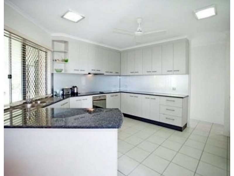 4 Manning Street, Rural View QLD 4740