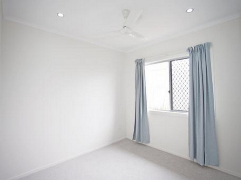 4 Manning Street, Rural View QLD 4740