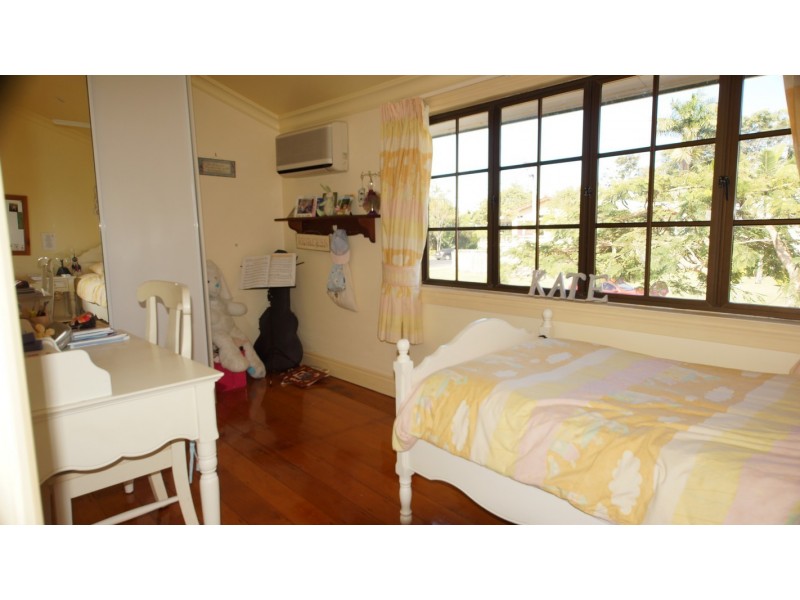 4 Bannister Street, Mackay QLD 4740