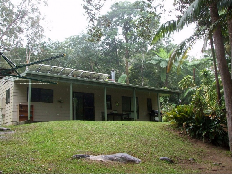 22 Boulder Road, Finch Hatton QLD 4756
