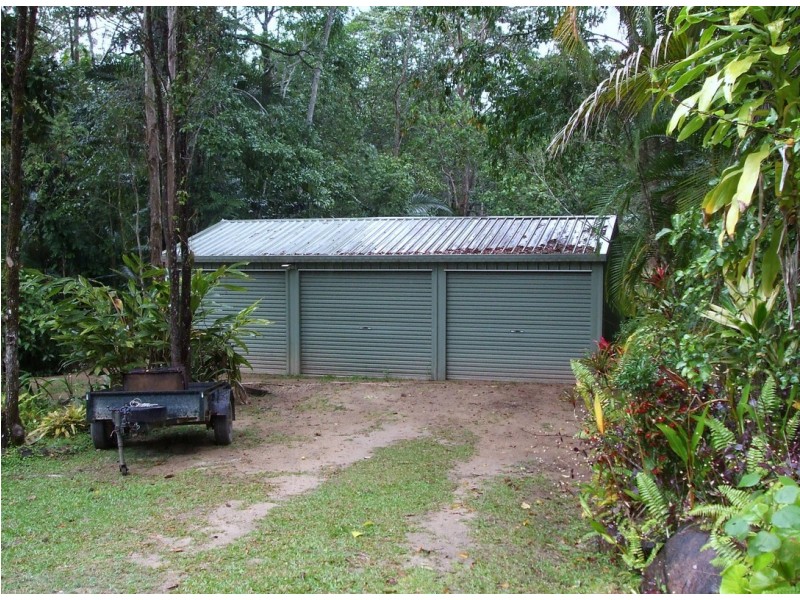 22 Boulder Road, Finch Hatton QLD 4756