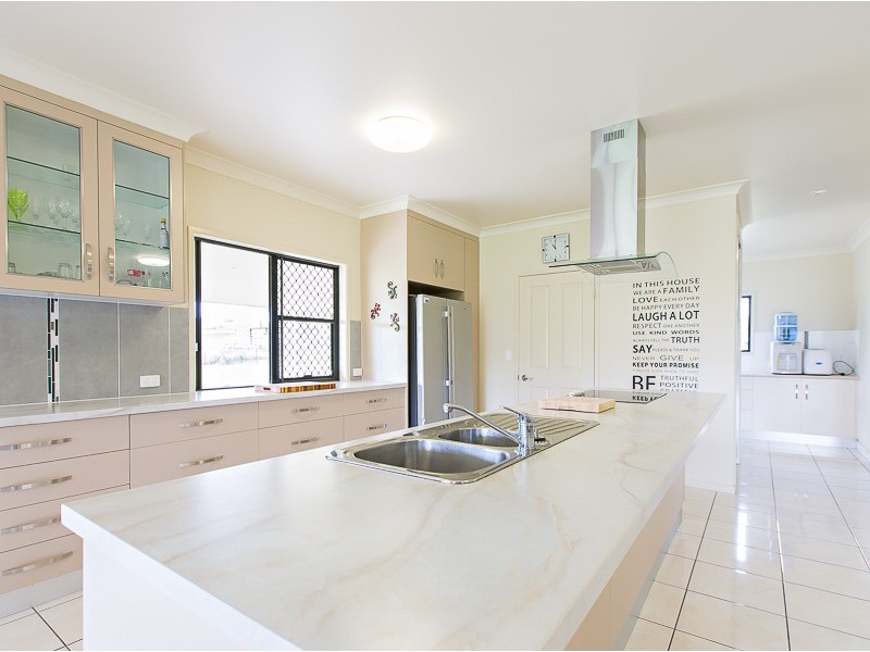 9 Lawrie Road, Sarina QLD 4737