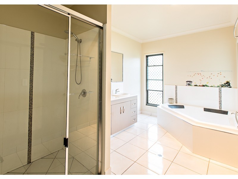 9 Lawrie Road, Sarina QLD 4737