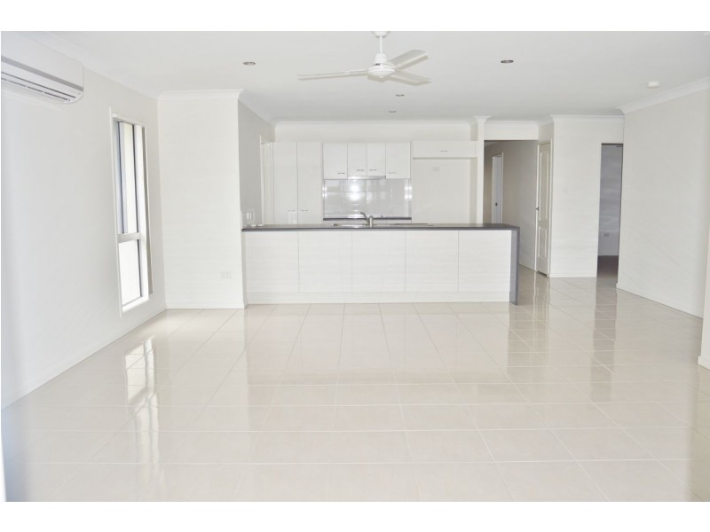 11 O’Neill Place, Marian QLD 4753