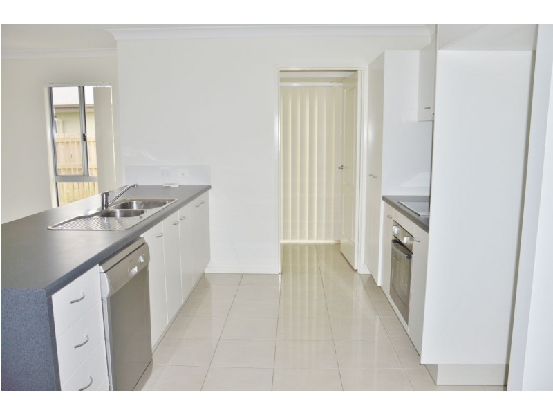 11 O’Neill Place, Marian QLD 4753