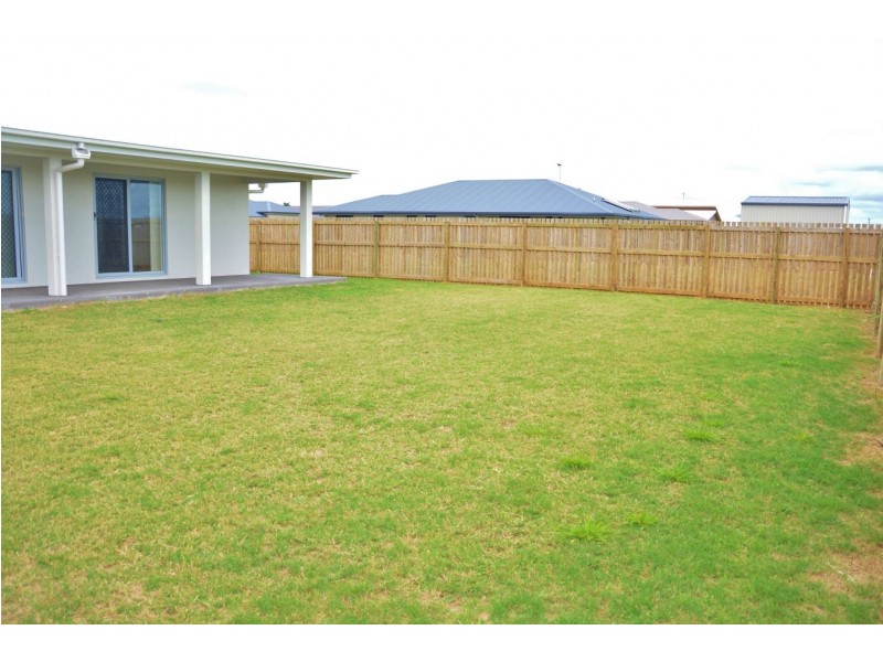 11 O’Neill Place, Marian QLD 4753