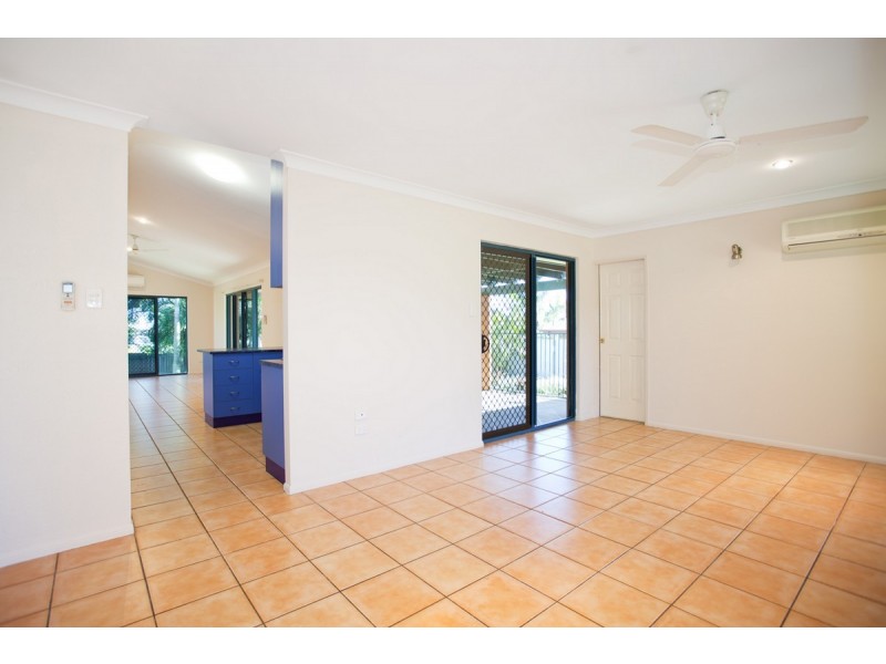 8 Sir Griffith Way, Rural View QLD 4740