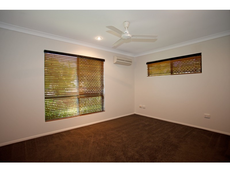 8 Sir Griffith Way, Rural View QLD 4740