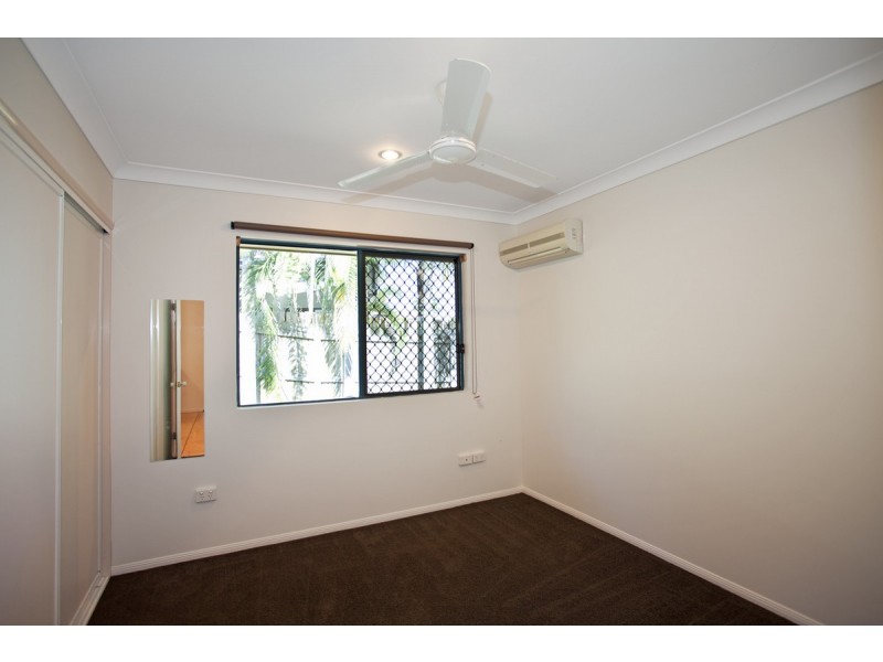 8 Sir Griffith Way, Rural View QLD 4740