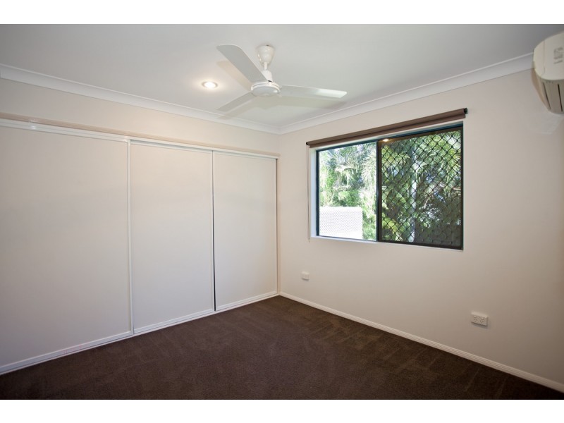 8 Sir Griffith Way, Rural View QLD 4740