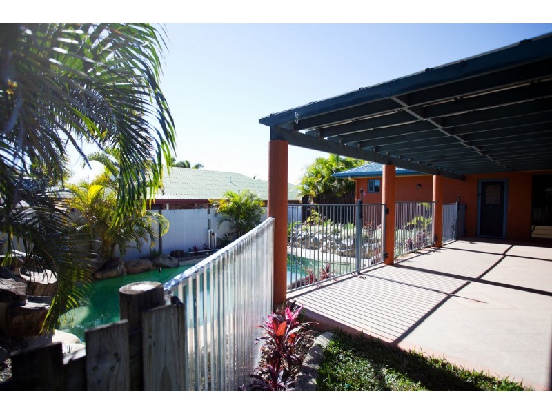 8 Sir Griffith Way, Rural View QLD 4740