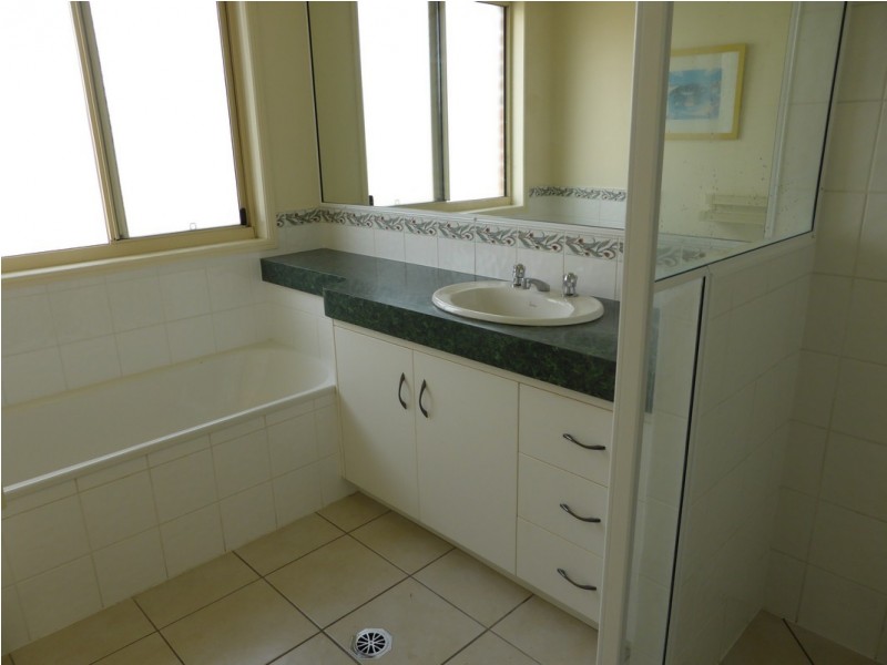 16 Spinks Court, Eimeo QLD 4740