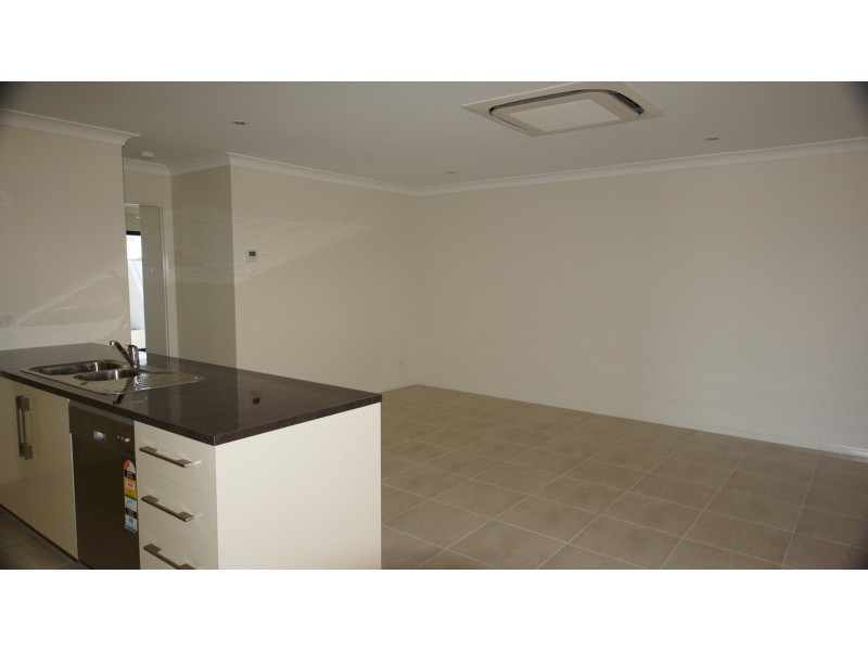 1 Bellavista Circuit, Beaconsfield QLD 4740