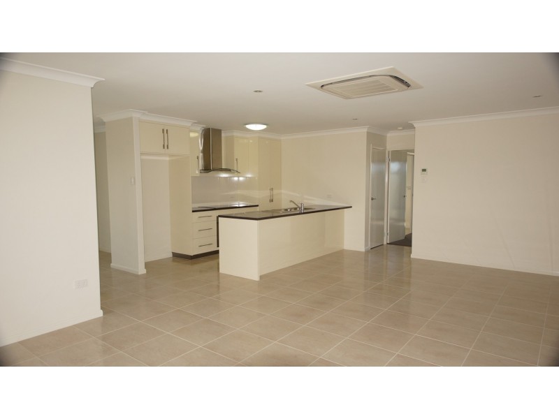 1 Bellavista Circuit, Beaconsfield QLD 4740