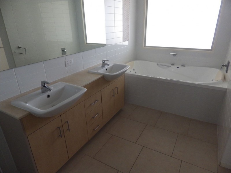 2/19 East Point Drive, Mackay Harbour QLD 4740
