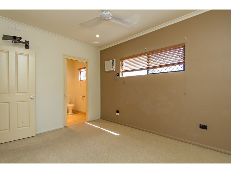 2/24 Meadow Street, North Mackay QLD 4740