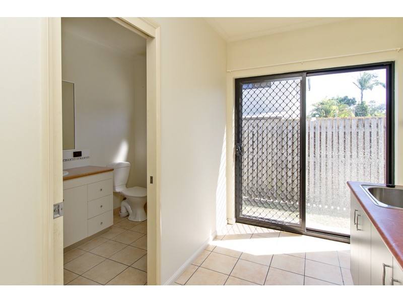 2/24 Meadow Street, North Mackay QLD 4740