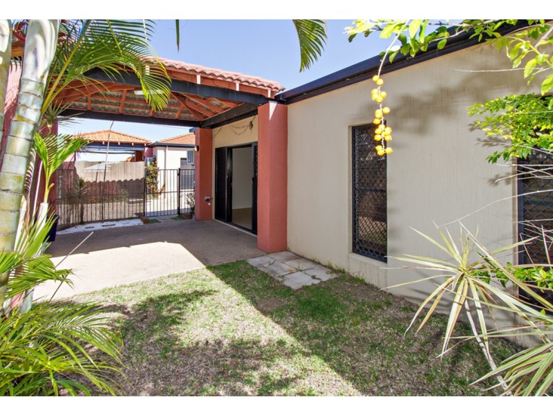 2/24 Meadow Street, North Mackay QLD 4740