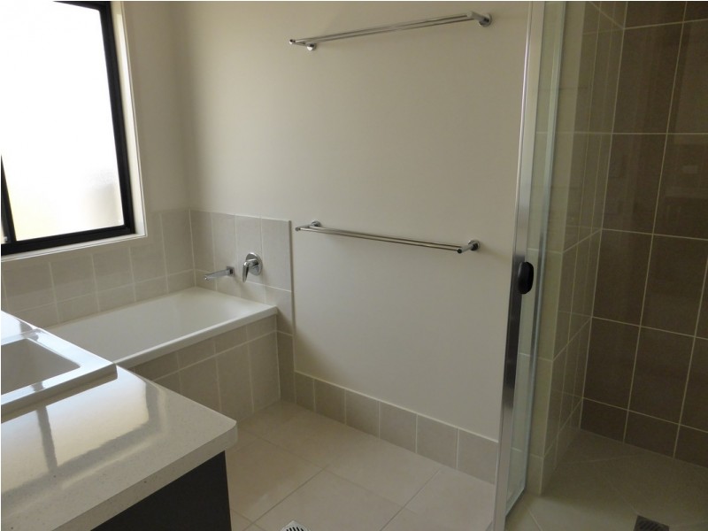 6 Dexter Court, Mount Pleasant QLD 4740