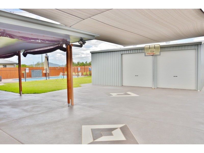 10 Katey Crescent, Mirani QLD 4754