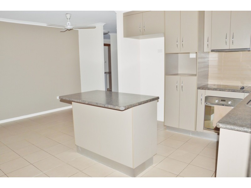 10 Katey Crescent, Mirani QLD 4754