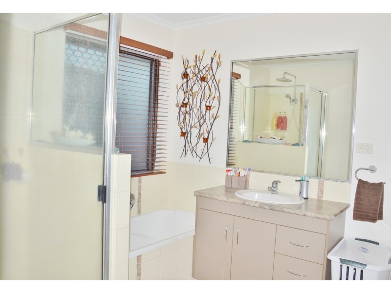 10 Katey Crescent, Mirani QLD 4754
