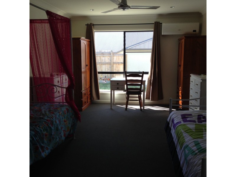 6 Jager Street, Rural View QLD 4740