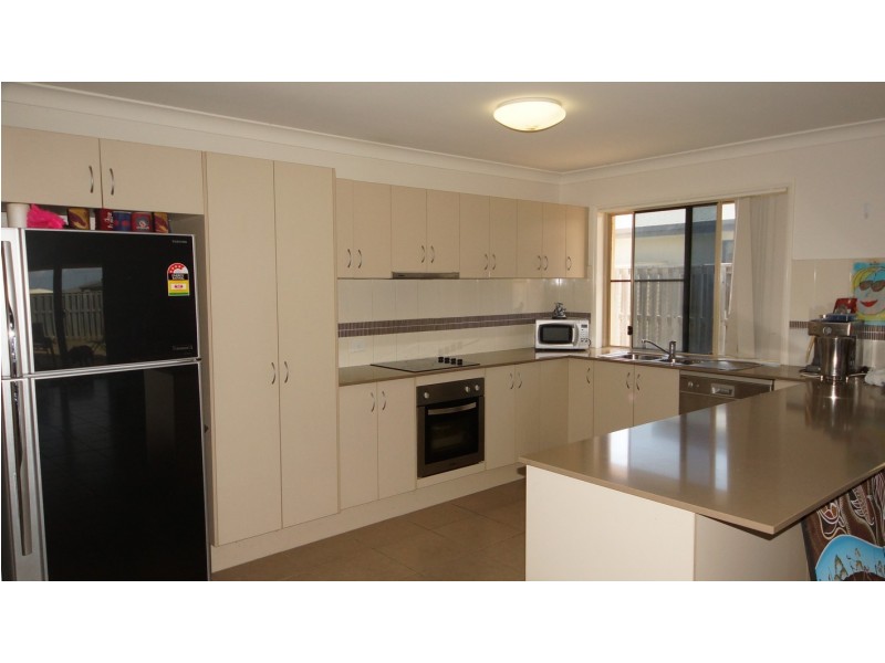 25 Coogee Terrace, Blacks Beach QLD 4740