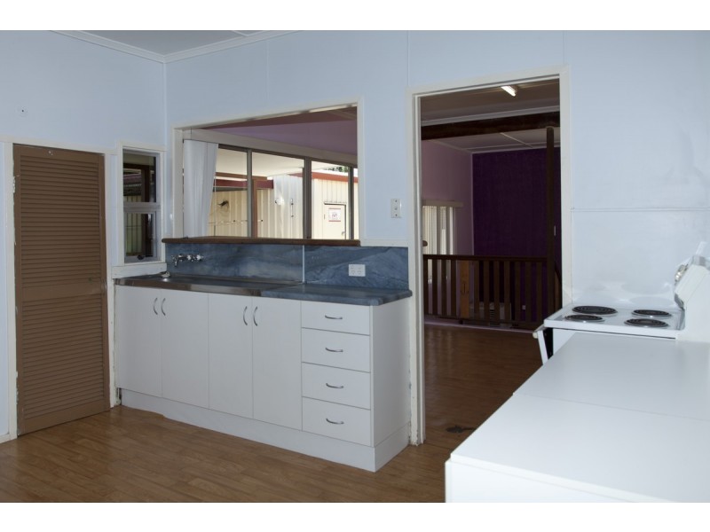 1 Matthew Street, Finch Hatton QLD 4756