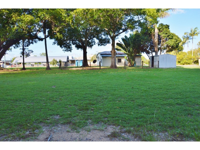 22 Creek Street, Walkerston QLD 4751