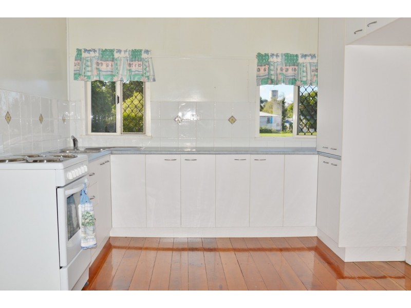 22 Creek Street, Walkerston QLD 4751
