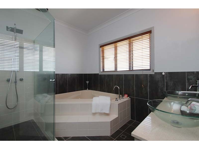 4 Ian Wood Drive, Dolphin Heads QLD 4740
