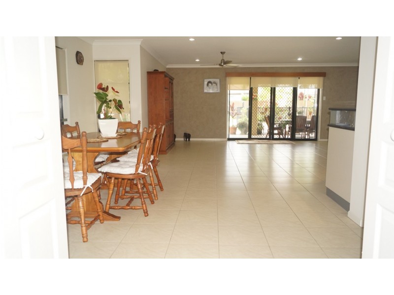 7 Helga Court, Glenella QLD 4740