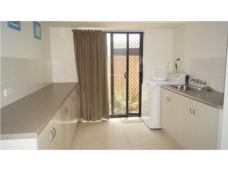 7 Helga Court, Glenella QLD 4740