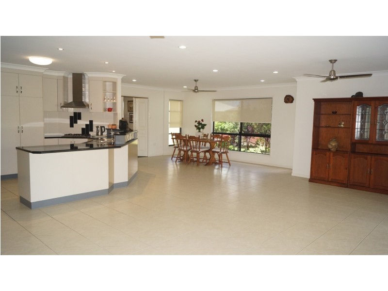 7 Helga Court, Glenella QLD 4740