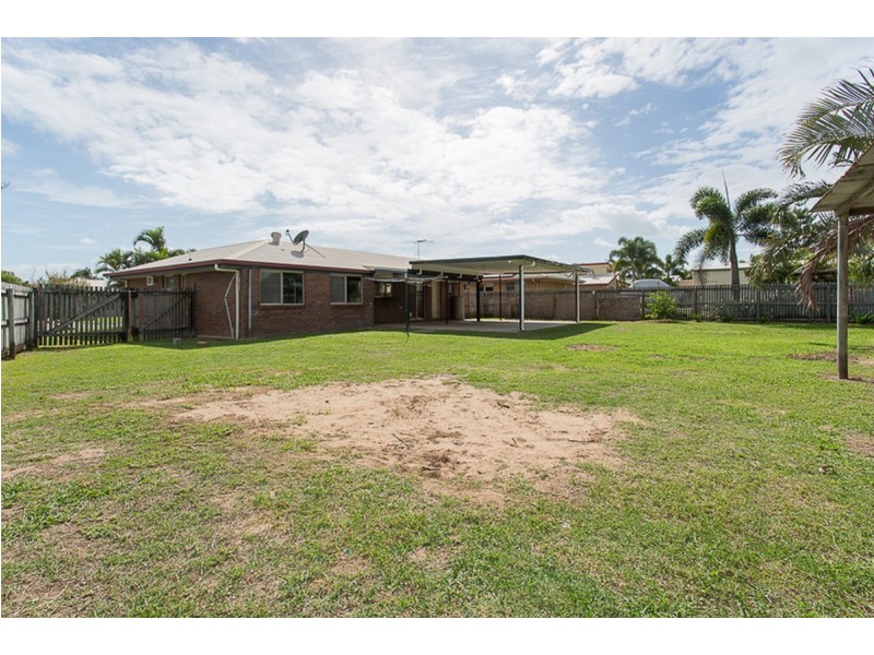 10 Freeman Avenue, Slade Point QLD 4740