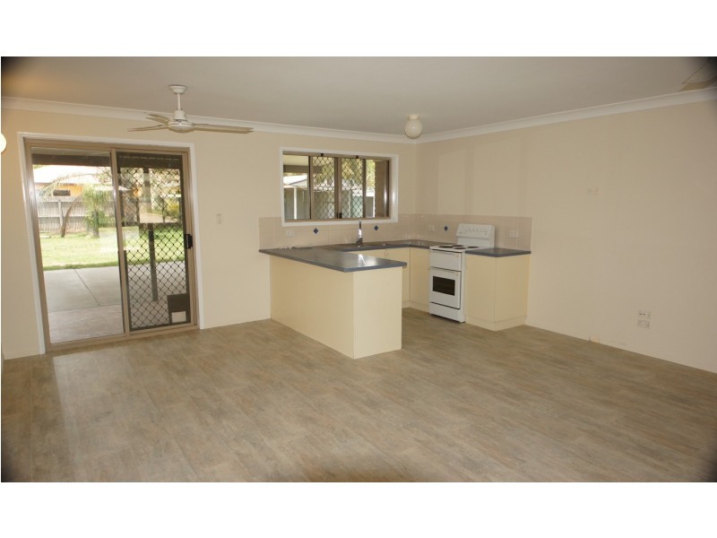 10 Freeman Avenue, Slade Point QLD 4740